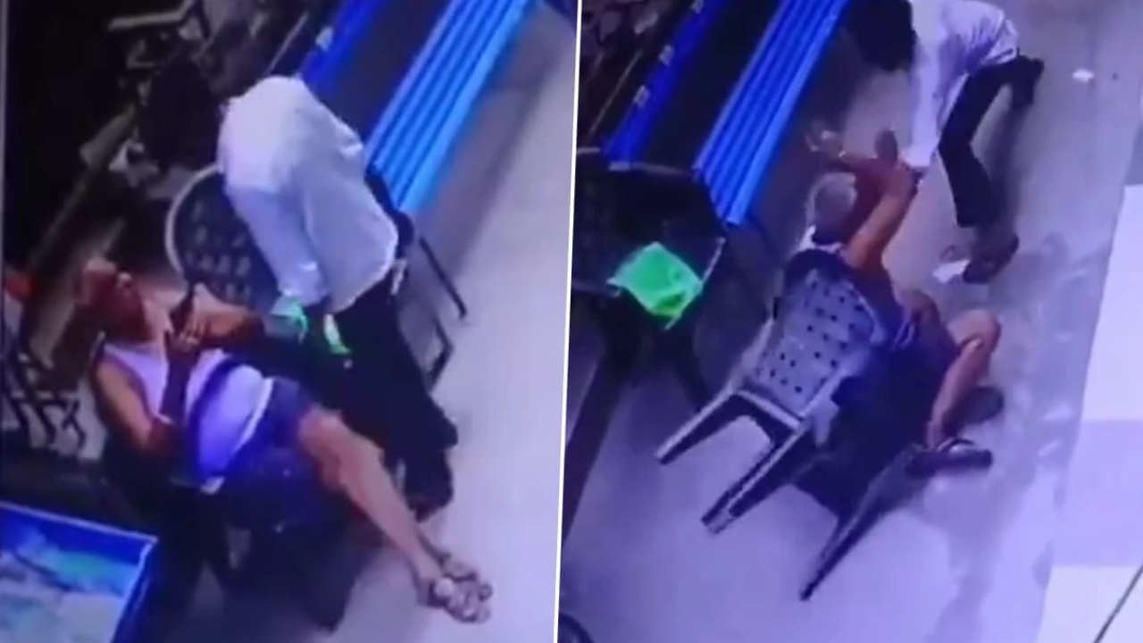 வயசானவருன்னு கூட பார்க்காம இப்படி பண்ணிட்டீங்களே….! அட்ரஸ் கேட்ட வாலிபர்கள்…. அடுத்த நொடியே…. அதிர்ச்சியூட்டும் வீடியோ….!!