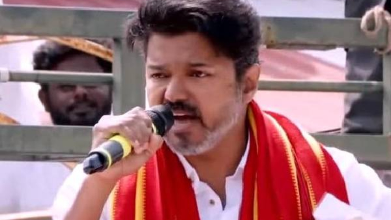 FLASH: “தமிழ்நாட்டில் நடப்பது அதிகார திமிர் பிடித்த பாசிச ஆட்சி….” தவெக தலைவர் விஜய் கண்டனம்….!!