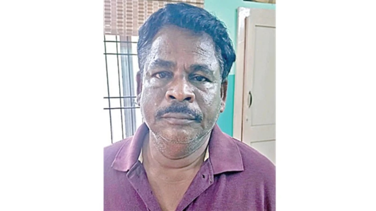 “என்ன விடுங்க…” வீட்டிற்குள் புகுந்த 63 வயது நபர்…. மாணவிக்கு நடந்த கொடுமை…. ஆக்ஷனில் இறங்கிய போலீஸ்…!!
