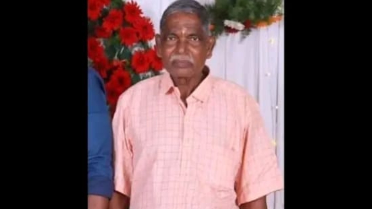 “3 முறை தொடர் தோல்வி…” விடாமுயற்சியுடன் 10-ஆம் வகுப்பு தேர்வு எழுதி வெற்றி பெற்ற  தாத்தா…. குவியும் வாழ்த்துக்கள்….!!