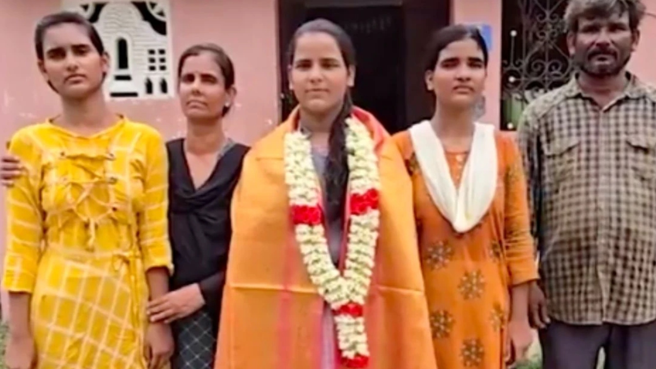 தமிழில் 93 மதிப்பெண்கள்…! அரசு பள்ளியில் படித்து சாதித்த பீகார் தொழிலாளியின் மகள்…. குவியும் வாழ்த்துக்கள்….!!