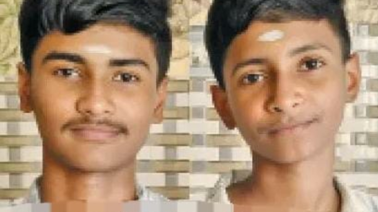 “பார்க்கத்தான் ஒரே மாதிரி இருக்காங்கன்னு நினைச்சா மார்க்கும் ஒரே மாதிரி தான் இருக்கு…” இரட்டை சகோதரர்களுக்கு குவியும் பாராட்டுகள்….!!