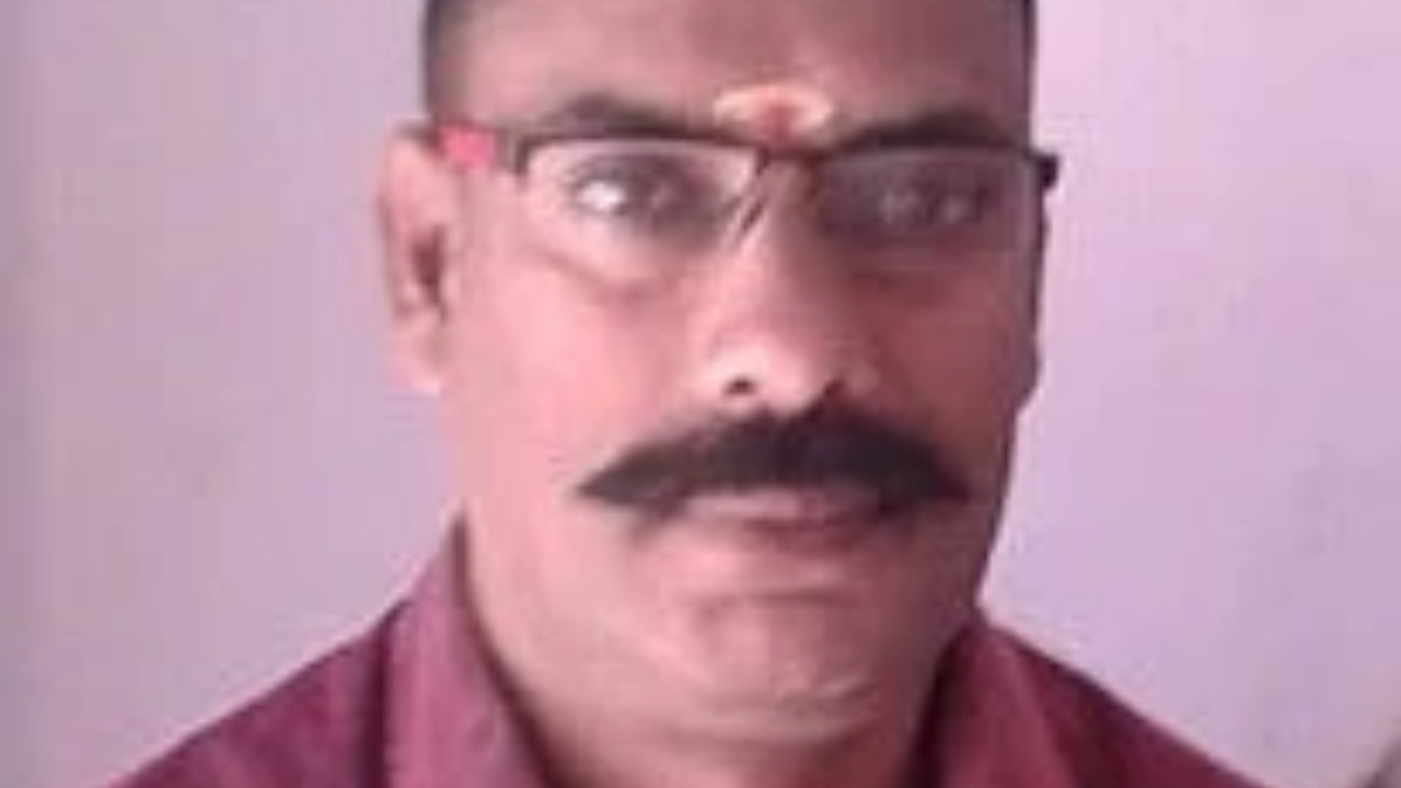 “15 வருட நட்பு…”  ஏடிஎம் கார்டை தூக்கி கொடுத்த நண்பர்…. நம்ப வைத்து முதுகில் குத்திய ஓட்டுனர்…. பேரதிர்ச்சி சம்பவம்….!!