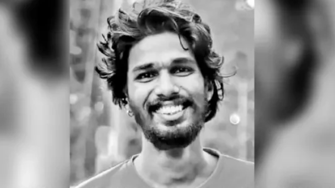 “இரவில் நிச்சயமான காதலியின் வீட்டிக்கு சென்று…” குளியலறையில் இளம்பெண்…. வாலிபரை கண்டு பதறிய பெற்றோர்…  நெஞ்சை உலுக்கும் பகீர் சம்பவம்….!!