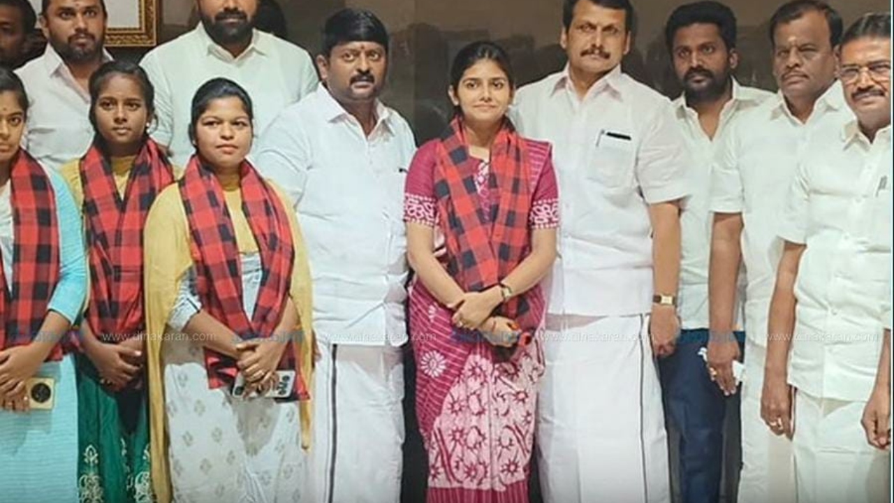 FLASH: தவெக-வில் இருந்து விலகிய வைஷ்ணவி முன்னாள் அமைச்சர் செந்தில் பாலாஜி முன்னிலையில் திமுகவில் இணைந்தார்…. அதிர்ச்சியில் தொண்டர்கள்….!!
