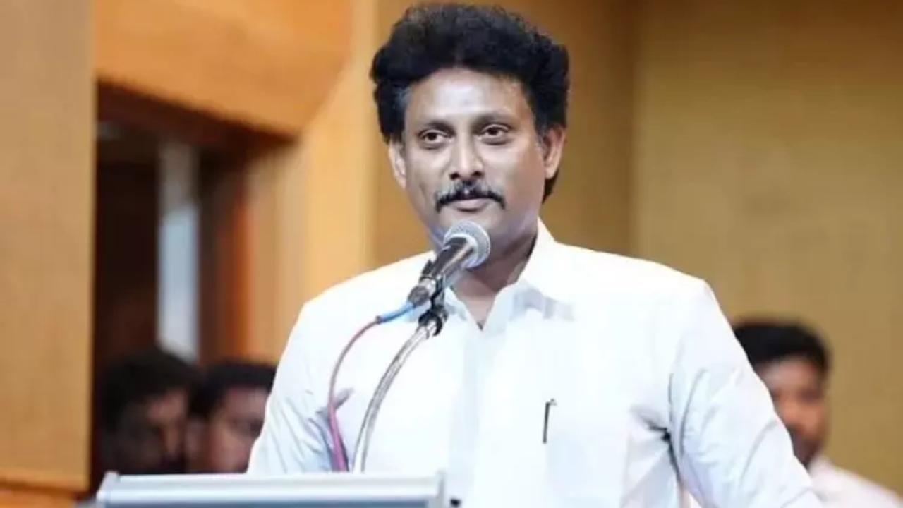 “மாநிலங்களுக்கு எதிரான மிரட்டல் போக்கை விடுங்க…. கல்வி நிதியை தாங்க….” கல்வித்துறை அமைச்சர் அன்பில் மகேஷ் பேச்சு….!!