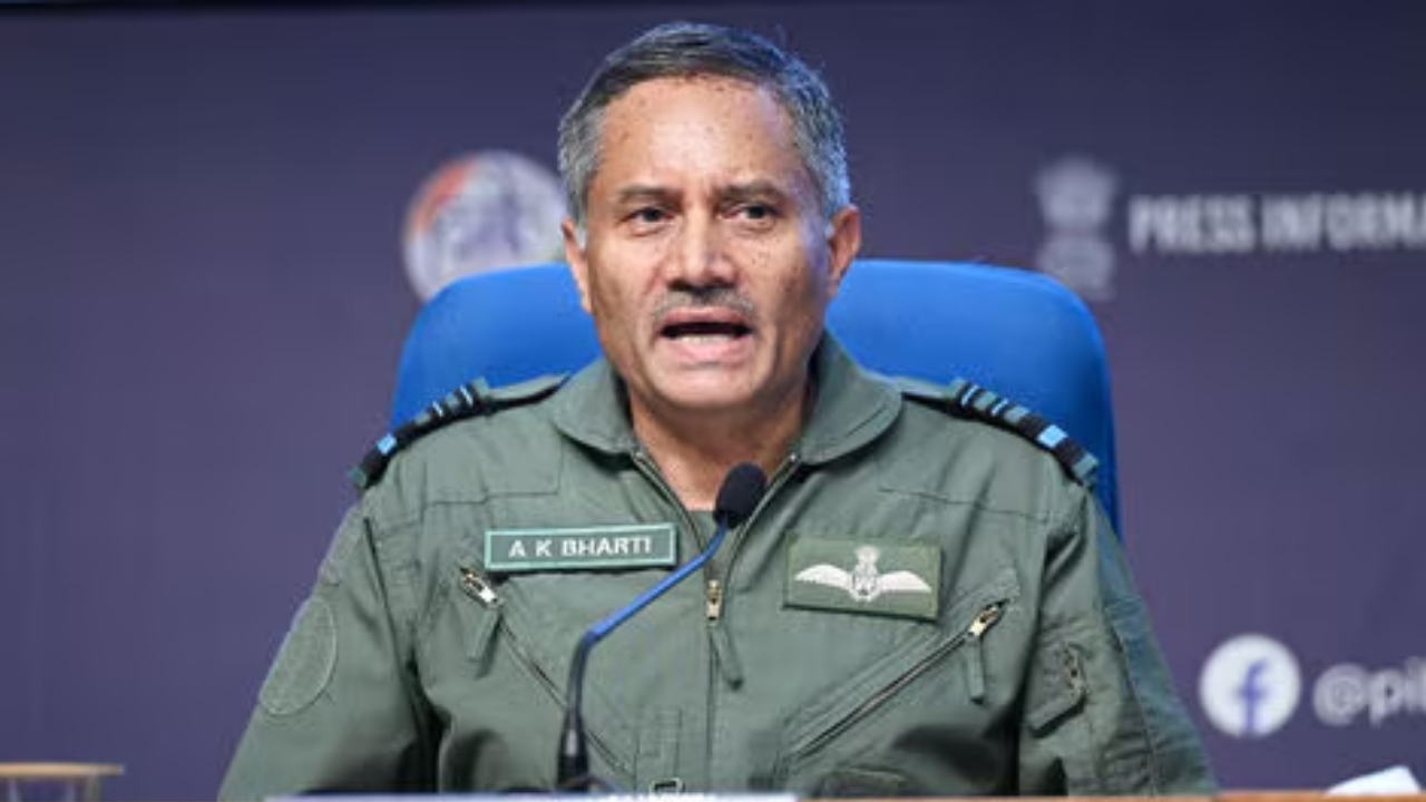 “எல்லை கட்டுப்பாட்டு கோட்டையும், சர்வதேச எல்லையையும் தாண்டாமல்….” தக்க பதிலடி கொடுத்த இந்தியா…. ஏர் மார்ஷல் ஏ.கே பாரதி பேட்டி….!!
