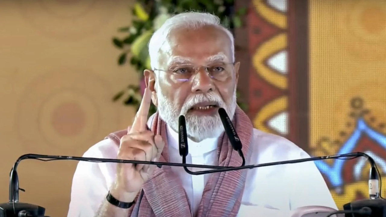 BREAKING: ஆபரேஷன் சிந்தூர்….! “இந்திய பெண்களின் குங்குமத்தை அழித்ததன் விலையை தீவிரவாதிகளுக்கு காட்டியுள்ளோம்… பிரதமர் மோடி பெருமிதம்…!!