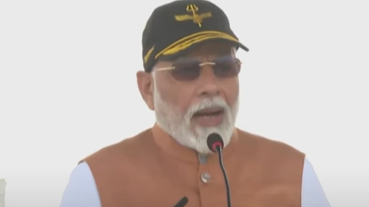 “சகோதரிகளின் குங்குமத்தை அழித்தவர்களை பழி வாங்கி விட்டீர்கள்…..” பஞ்சாப் ஆதம்பூரில் உள்ள விமானப்படைதளத்தில் பிரதமர் மோடி உரை….!!