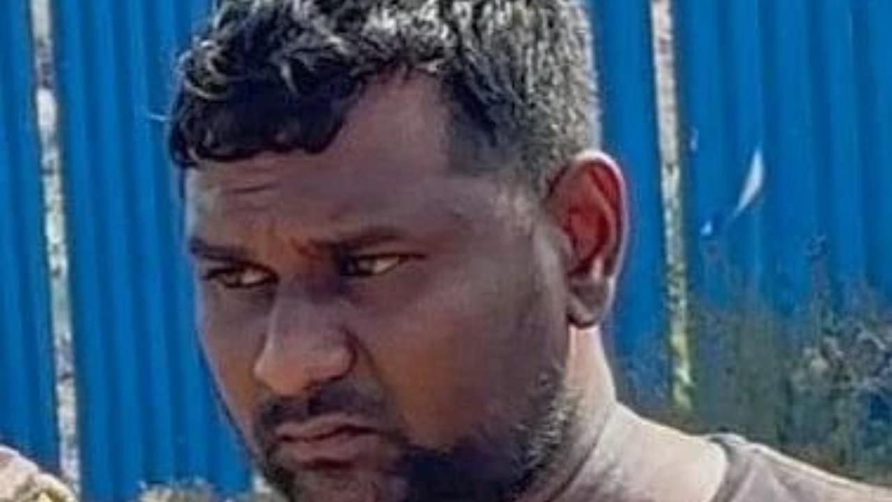 “ஆணுறுப்பை அறுத்து, கழுத்தை இறுக்கி….” மனைவியுடன் உல்லாசமாக இருந்த உறவினர்…. ரவுடியின் கொடூர செயல்…. பரபரப்பு சம்பவம்….!!