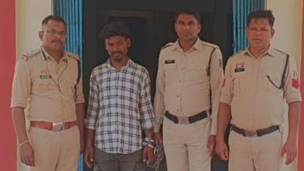 “காதலிக்கு கல்யாணமாகியும் விடாத காதலன்”… 2 வருஷமா வர சொல்லி டார்ச்சர்..‌. திடீரென இரவு வீட்டுக்குள் புகுந்து… அலறிய கணவன்… பகீர் சம்பவம்…!!!