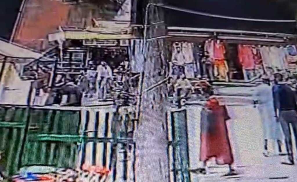 பஹல்காம் தாக்குதல்… உயிரைக் காக்க தப்பி ஓடிய மக்கள்… வெளியான புதிய வீடியோ… இப்படி உயிர் பயத்தை காட்டீட்டாங்களே..!