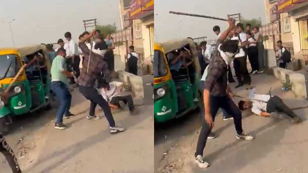 “பட்டப்பகலில் நடு ரோட்டில் மாணவனை மிருகத்தனமாக தாக்கிய நபர்கள்”…  4 பேர் சுற்றி வளைத்து இரும்புராடால்… நெஞ்சை பதற வைக்கும் பகீர் வீடியோ..!!!