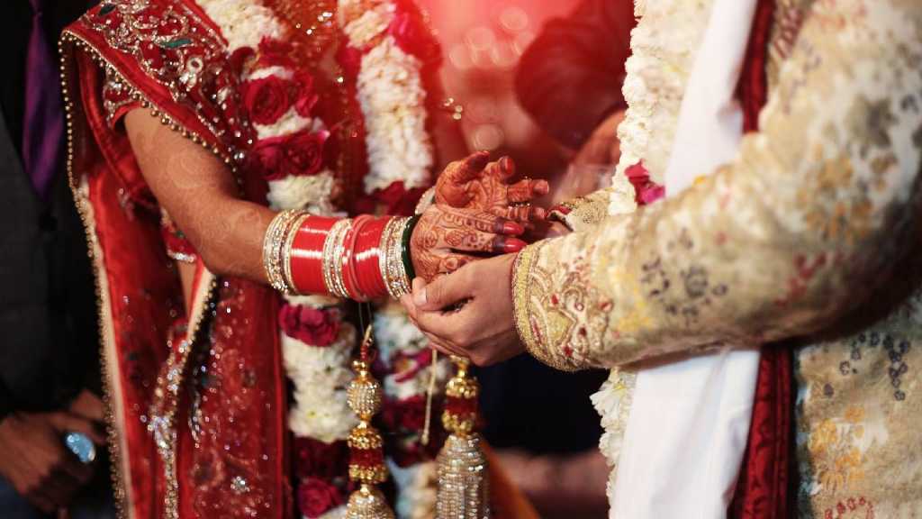“இனி நாம் கணவன்-மனைவி அல்ல”… அண்ணன் தங்கை… தாலி கட்டிய அடுத்த நொடியே மணமகனிடம் சொன்ன மணமகள்… முடிவுக்கு வந்த திருமண வாழ்க்கை..!!