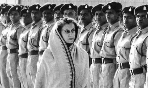 “4000 மைல் தொலைவிலிருந்து  ஆர்டர் போடுவதா”..? இந்தியா இன்று இந்திரா காந்தியை மிஸ் செய்கிறது… காங்கிரஸ் வெளியிட்ட வீடியோ வைரல்..!!!
