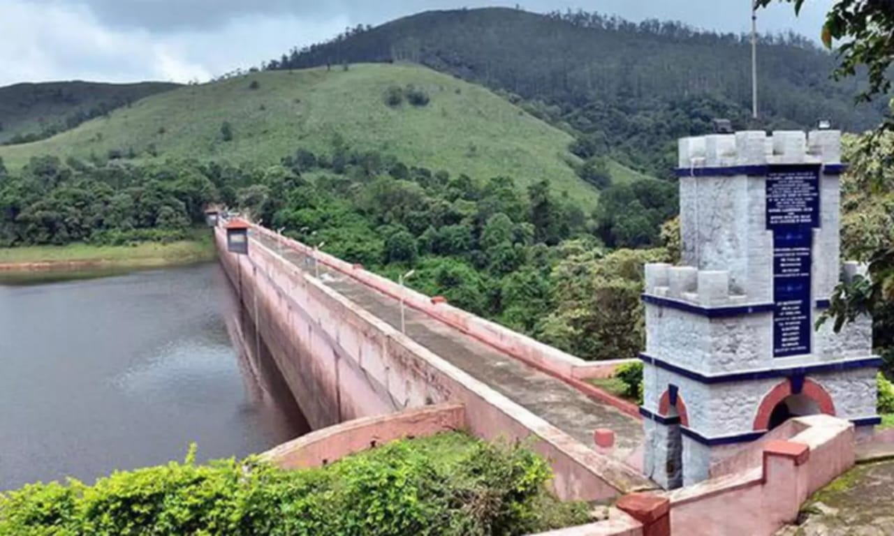 Breaking: முல்லை பெரியாறு விவகாரம்…. பராமரிப்புக்கு தமிழ்நாட்டிற்கு 4 வாரத்திற்குள் அனுமதி வழங்க வேண்டும்… உச்சநீதிமன்றம் உத்தரவு…!!!