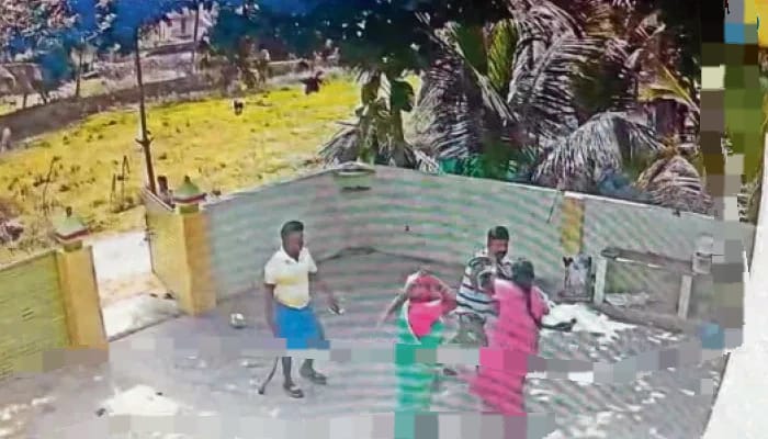 செருப்பு, துடைப்பத்துடன் புகுந்த மாமியார், மைத்துனர்கள்…. “மருமகளின் முடியை பிடித்து இழுத்து…” பிள்ளைகளை கூட விடலையே…. அடுத்து நடந்த பகீர் சம்பவம்…!