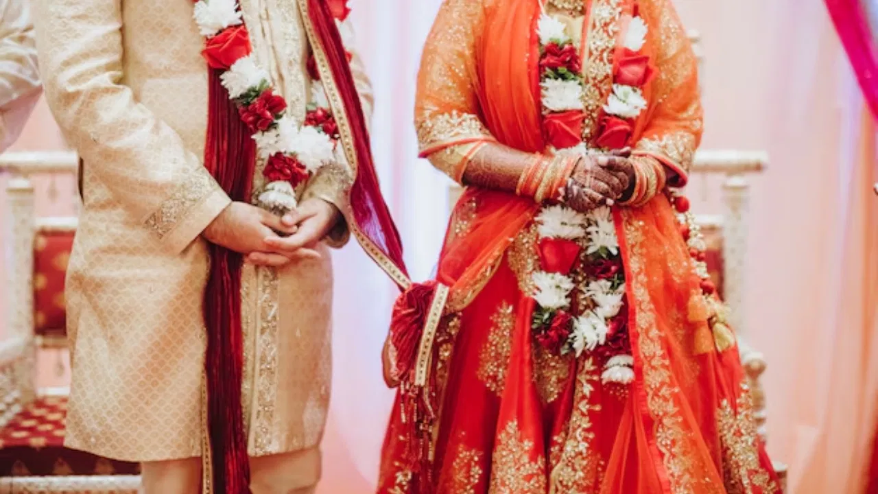 “மணமேடையில் கனவுகளோடு காத்திருந்த மணமகள்”… ஃபுல் போதையில் தள்ளாடியபடி நடந்து வந்த மணமகன்… சிரித்த உறவினர்கள் .. அடுத்து நடந்த பரபரப்பு..!!!