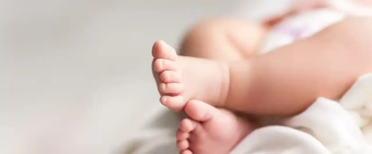 வீட்டின் அருகே விளையாடிக் கொண்டிருந்த 1 வயது குழந்தை…. நிலைத்தடுமாறி பக்கெட்டில் விழுந்து… பெரும் சோகம்…!!!