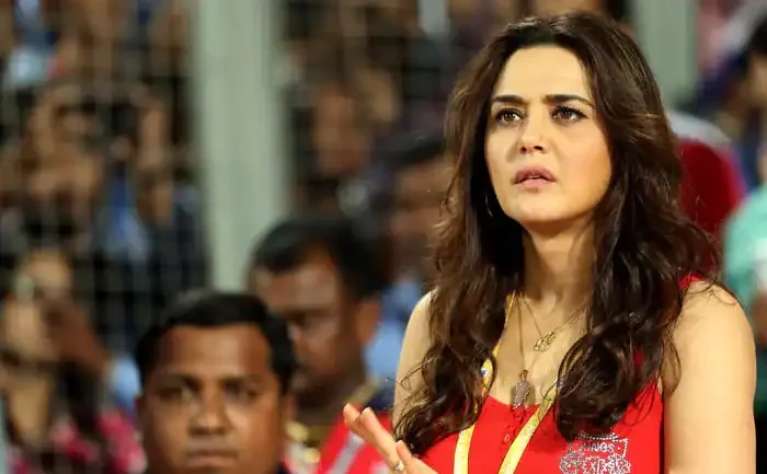 32 வயதில் சினிமாவில் இருந்து ஓய்வு பெற்ற பிரபல நடிகை…. ரூ.600 கோடி மதிப்புள்ள சொத்தை ஏற்க மறுத்தது ஏன் தெரியுமா?…!!!