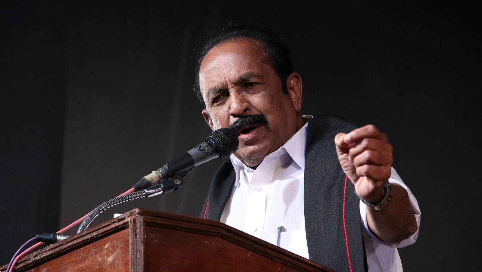 போரில் பெண்கள், குழந்தைகள் பாதிக்கப்படுவார்கள்…. அதற்கு பதில் இதை செய்யலாம்…. மதிமுக பொதுச்செயலாளர் வைகோ பேச்சு….!!