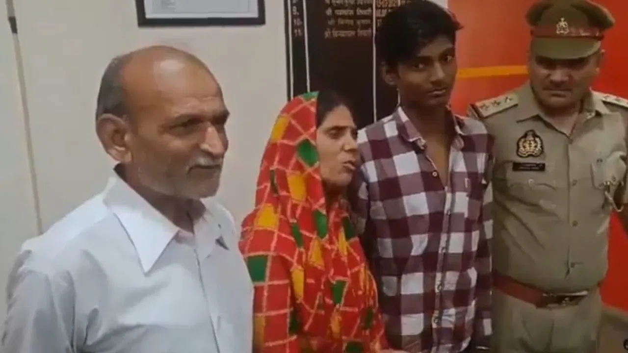 “10 வருஷம் ஆகிட்டு…” விளையாடிய சிறுவனை கடத்தி….! மகனை கட்டித்தழுவி கண்ணீர் வடித்த பெற்றோர்…. நெகிழ்ச்சி சம்பவம்….!!