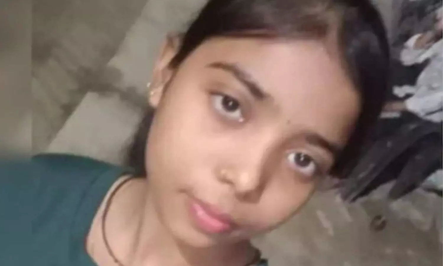“இப்படியா சாவு வரணும்”..? பக்கத்து வீட்டில் சத்தமாக டிஜே இசை ஒலிக்கப்பட்டதால் மயங்கி விழுந்து உயிரிழந்த சிறுமி… கதறும் பெற்றோர்..!!
