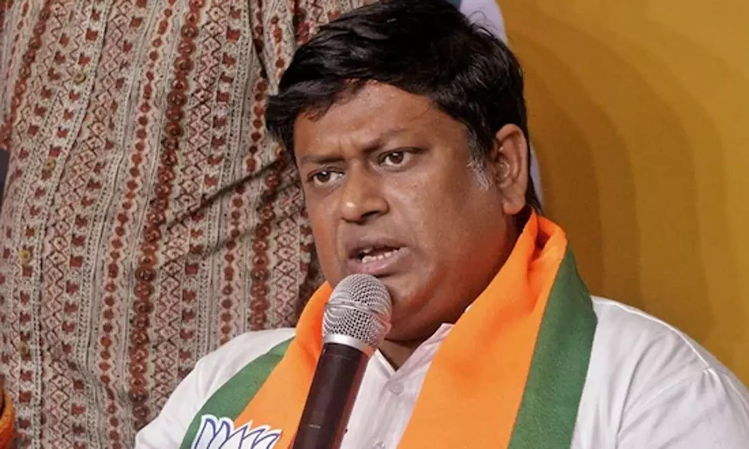 “பாலியல் தொழிலாளி போல”… சட்டம் ஒழுங்கை அப்படி தொடர்பு படுத்தி பேசிய ‌பாஜக மத்திய மந்திரி… வெடித்தது சர்ச்சை…!!!