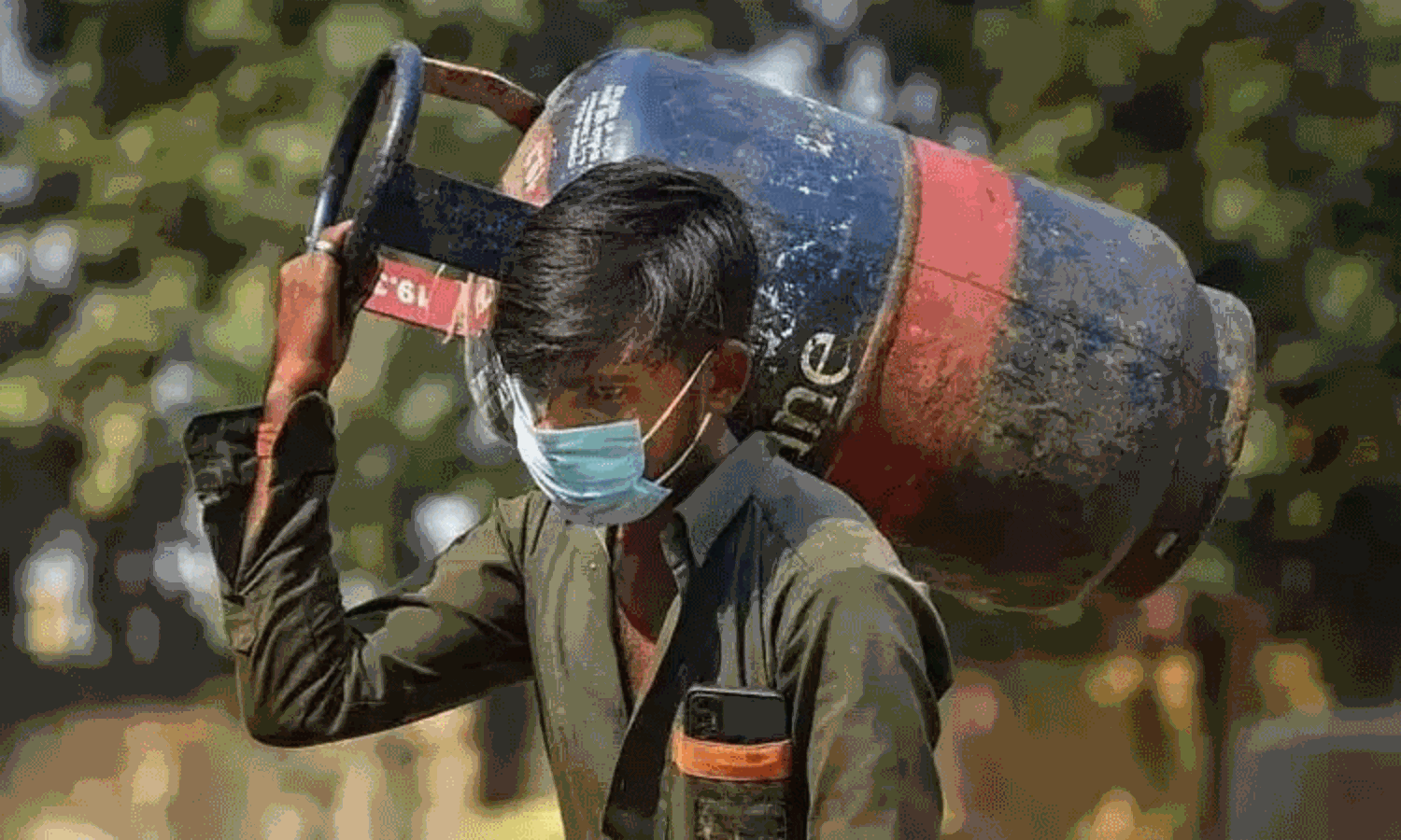 Breaking:  காலையிலேயே குட் நியூஸ்… அதிரடியாக குறைந்தது சிலிண்டர் விலை… சூப்பர் அறிவிப்பு…!!!!