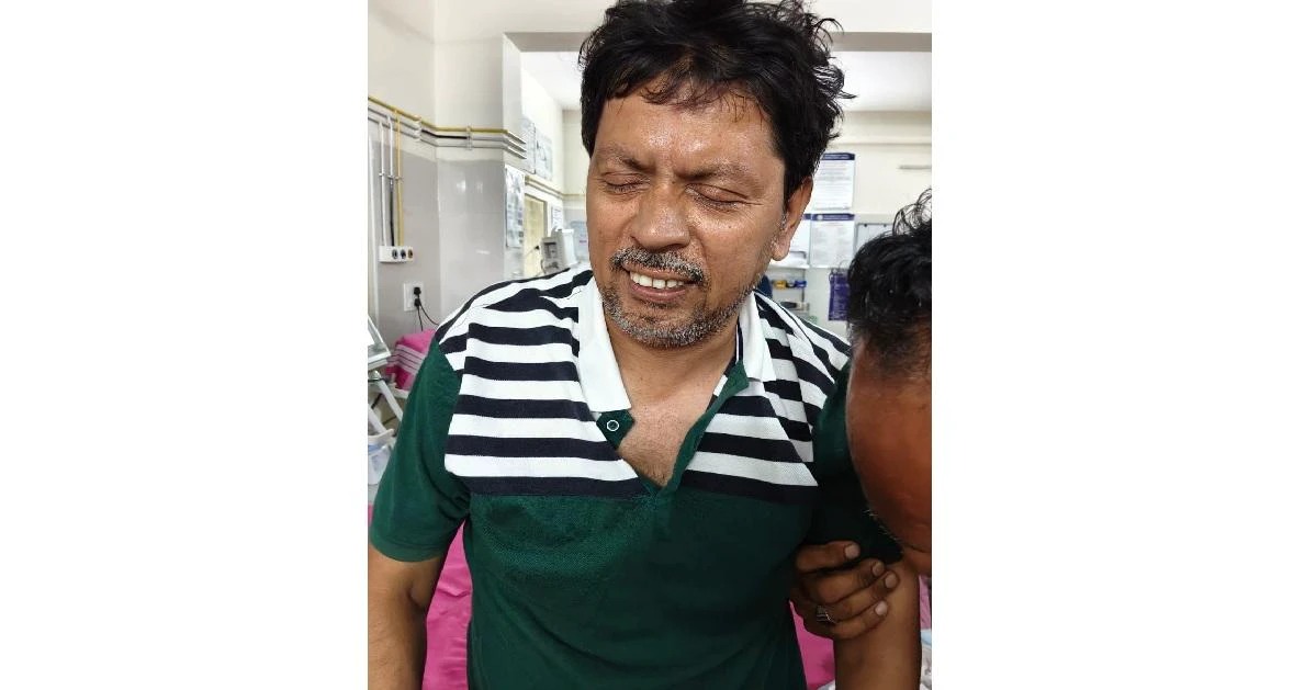 “மாணவர்களுக்கு ஸ்பெஷல் கிளாஸ்….” ஆசிரியர் மீது பெட்ரோல் ஊற்றி…. பள்ளியில் நடந்த அதிர்ச்சி சம்பவம்…. போலீஸ் விசாரணை….!!