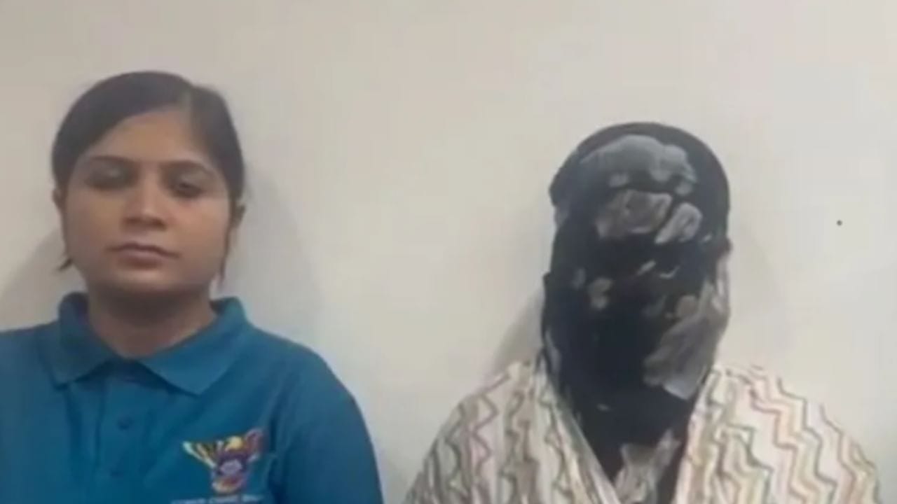 காதல் தோல்வியால் கடுப்பான இளம் பெண்… 12 மாநிலங்களுக்கு குண்டுவெடிப்பு மிரட்டல்… தமிழகப் பெண் கைது..!!!