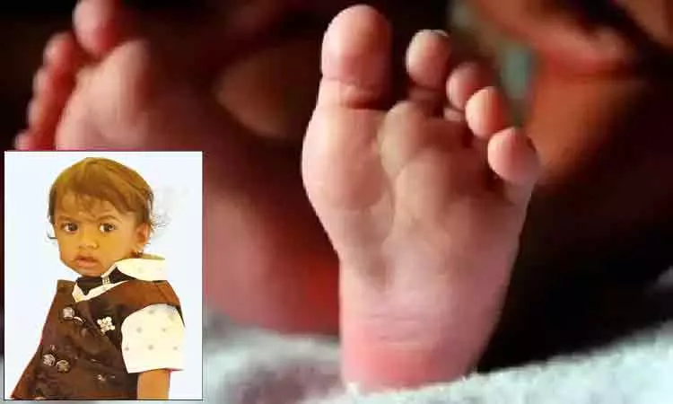 வீட்டின் அருகே விளையாடிக் கொண்டிருந்த 1 வயது குழந்தை…. தண்ணீர் வாளியில் தலைக்குப்புற விழுந்து….  துடிதுடித்துப் போன உயிர்…!!!