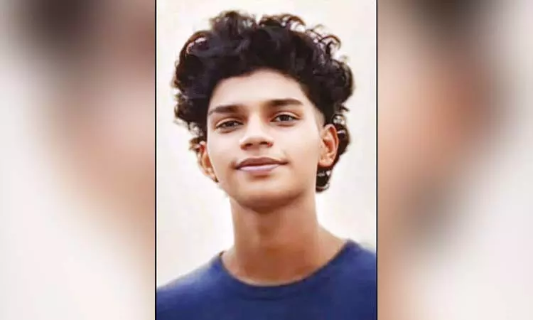 நண்பர்களுடன் ஆற்றில் குளிக்க சென்ற 18 வயது ITI மாணவன்… பாறையில் மோதி தலையில் பலத்த காயம்… இறுதியில்… அதிர்ச்சி சம்பவம்…!!!