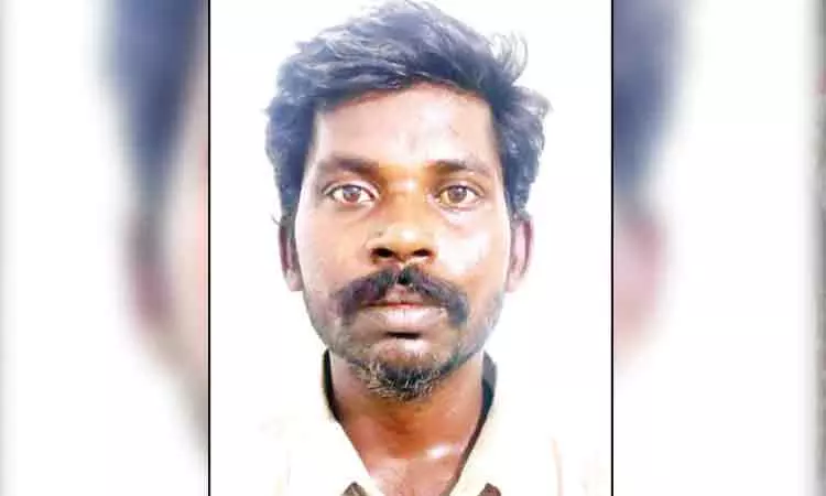 “பெற்ற மகள்களுக்கே பாலியல் தொல்லை கொடுத்த தந்தை”… ஜாமீனில் வெளியே வந்ததும் மனைவியின் கழுத்தை அறுத்துக் கொல்ல முயற்சி… கணவன் வெறிச்செயல்…!!!