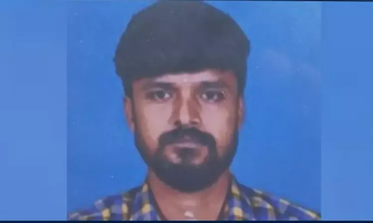 “அரிவாளால் வெட்டிவிட்டு தப்பி ஓடிய ரவுடி பென்சில் தமிழழகன்”… சுட்டுப்பிடித்த போலீஸ்… கரூரில் பரபரப்பு..!!!