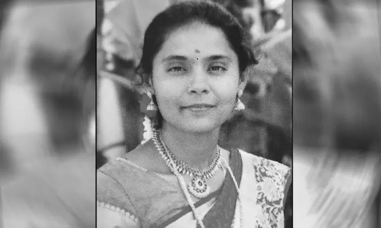மறுபடியும் பெண் குழந்தையா..? கருவில் இருப்பது பெண் சிசு என தெரிந்ததால் கலைக்க சொன்ன கணவன் குடும்பம்… 1 வயது மகளோடு கர்ப்பிணி தாய் எடுத்த விபரீத முடிவு..!!!