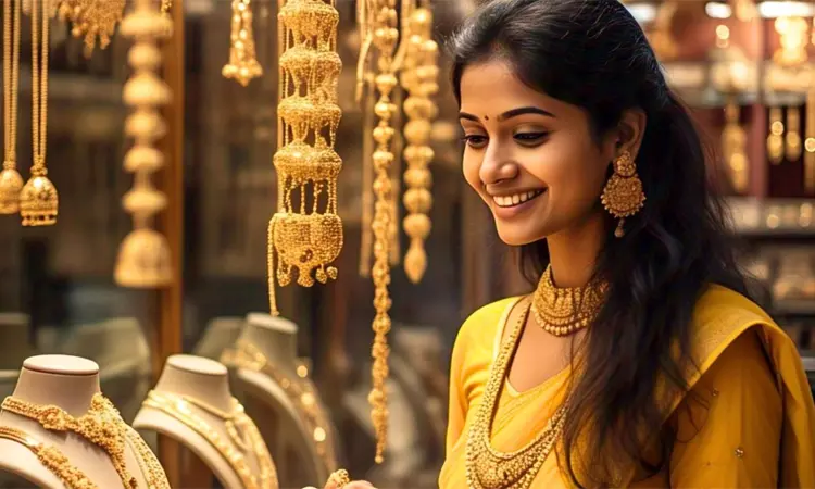 ஆஹா..! “வாரத்தின் முதல் நாள் தங்கம் விலை”… இன்று குறைந்ததா இல்லை உயர்ந்ததா?… இன்றைய விலை நிலவரம் இதோ..!!