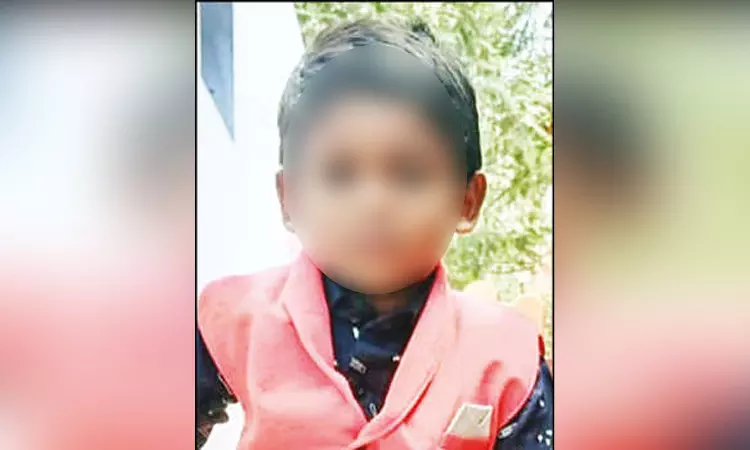 ஐயோ இப்படியா ஆகணும்…? “வீட்டின் முன் விளையாடிக் கொண்டிருந்த சிறுவர்கள்”… வண்டு கடித்ததால் பறிபோன உயிர்… கதறி துடிக்கும் பெற்றோர்…!!!!