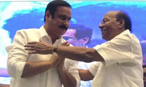 ஐயா..! வருத்தப்படாதீங்க.. கோபப்படாதீங்க… நான் பகிரங்கமாக மன்னிப்பு கேட்கிறேன்… நீங்க 100 ஆயுசுக்கும் மேல் வாழனும்… தந்தையிடம் சரணடைந்த அன்புமணி…!!!