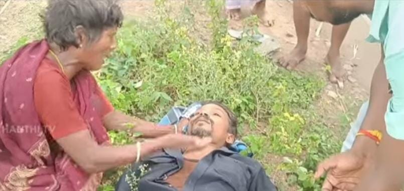 சாலையில் ரத்தம் கசிந்தபடி கிடந்த மர்மமான முறையில் இறந்து கிடந்த கொத்தனார்.. என்ன தான் நடந்துச்சு?… அதிர்ச்சி சம்பவம்…!!!