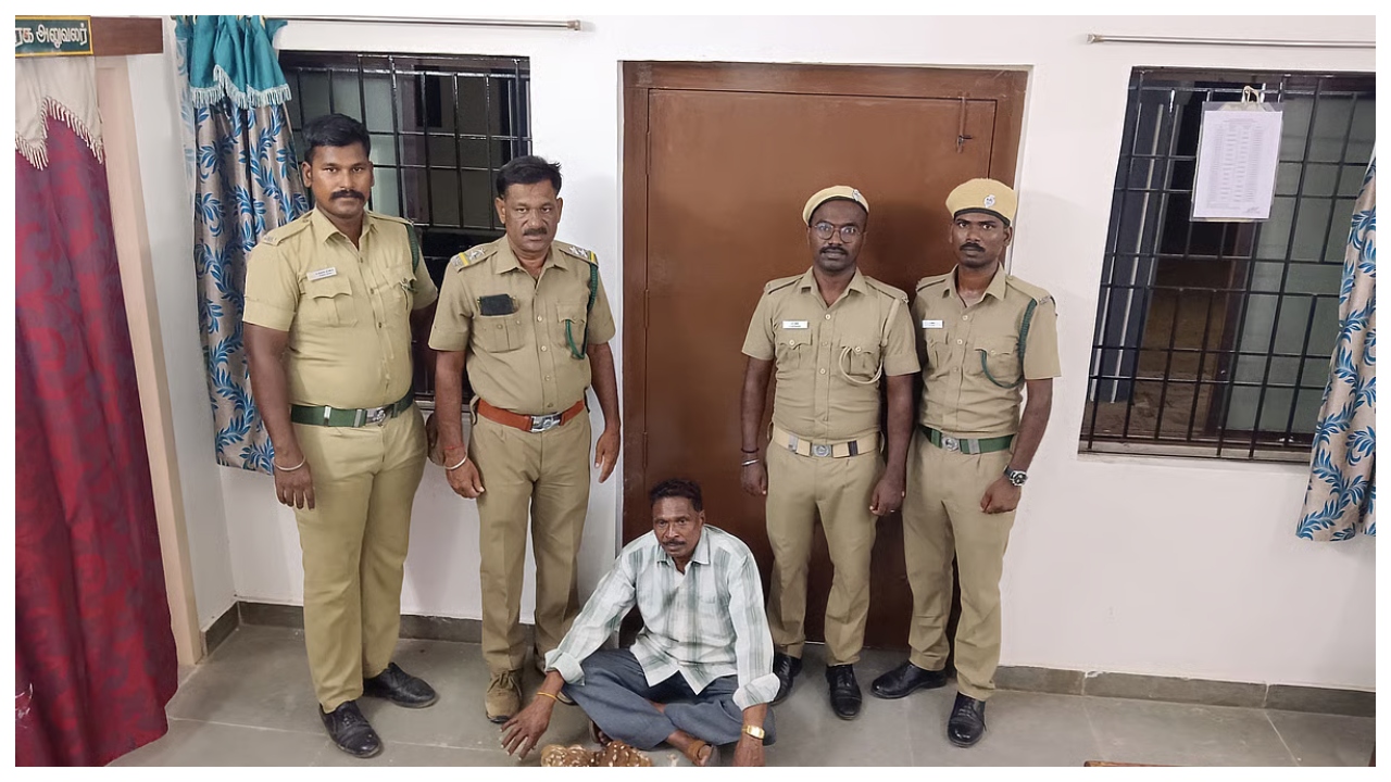 “மாந்திரீகத்திற்கு மான் தோல்…” வசமாக சிக்கிய தொழிலாளி… ஸ்கெட்ச் போட்டு தூக்கிய வனத்துறையினர்… அதிரடி நடவடிக்கை…!!