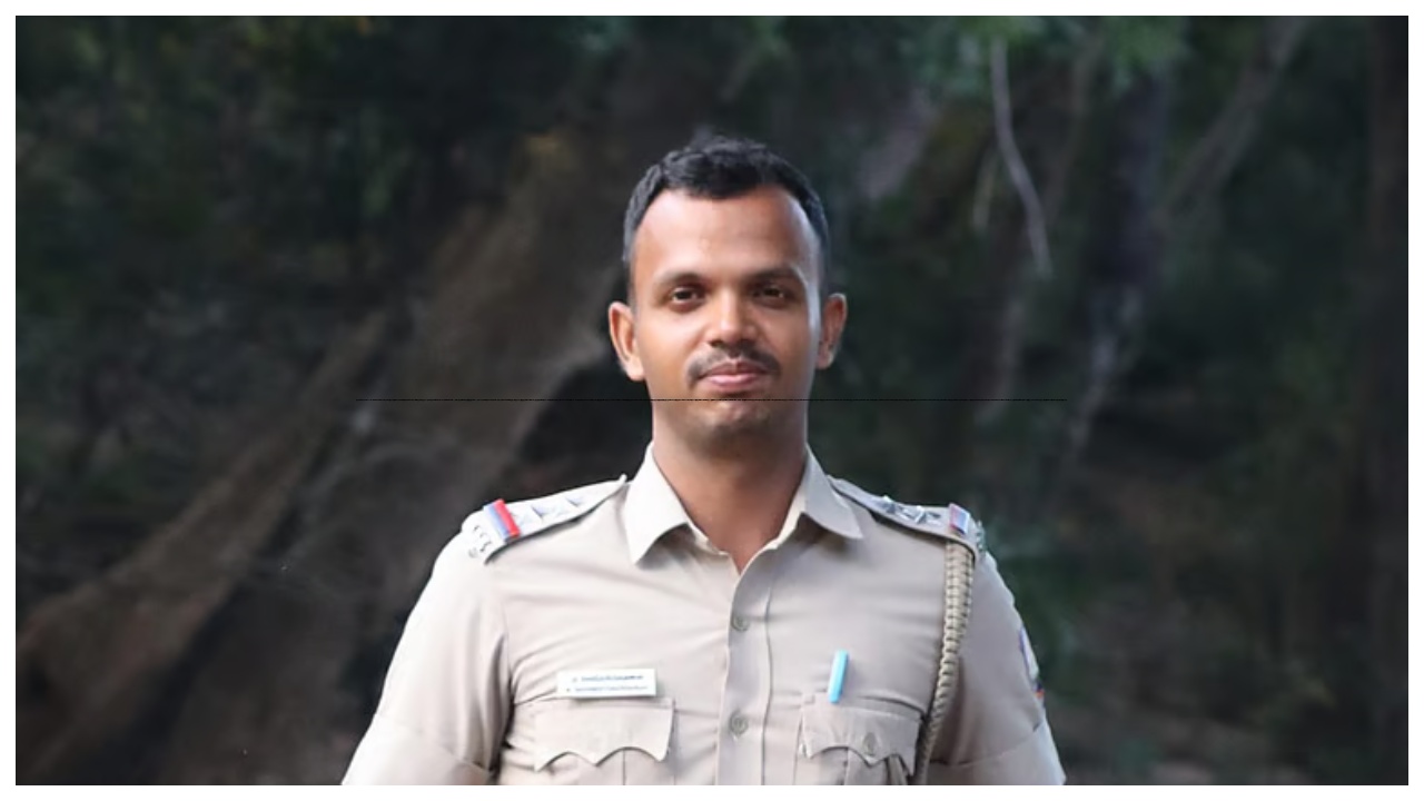 என்ன சார் நீங்களே இப்படி பண்ணலாமா…?  குற்றவாளிகளிடமிருந்து நகை மற்றும் பணம் கையாடல்… எஸ்.ஐ. அதிரடி கைது…!!