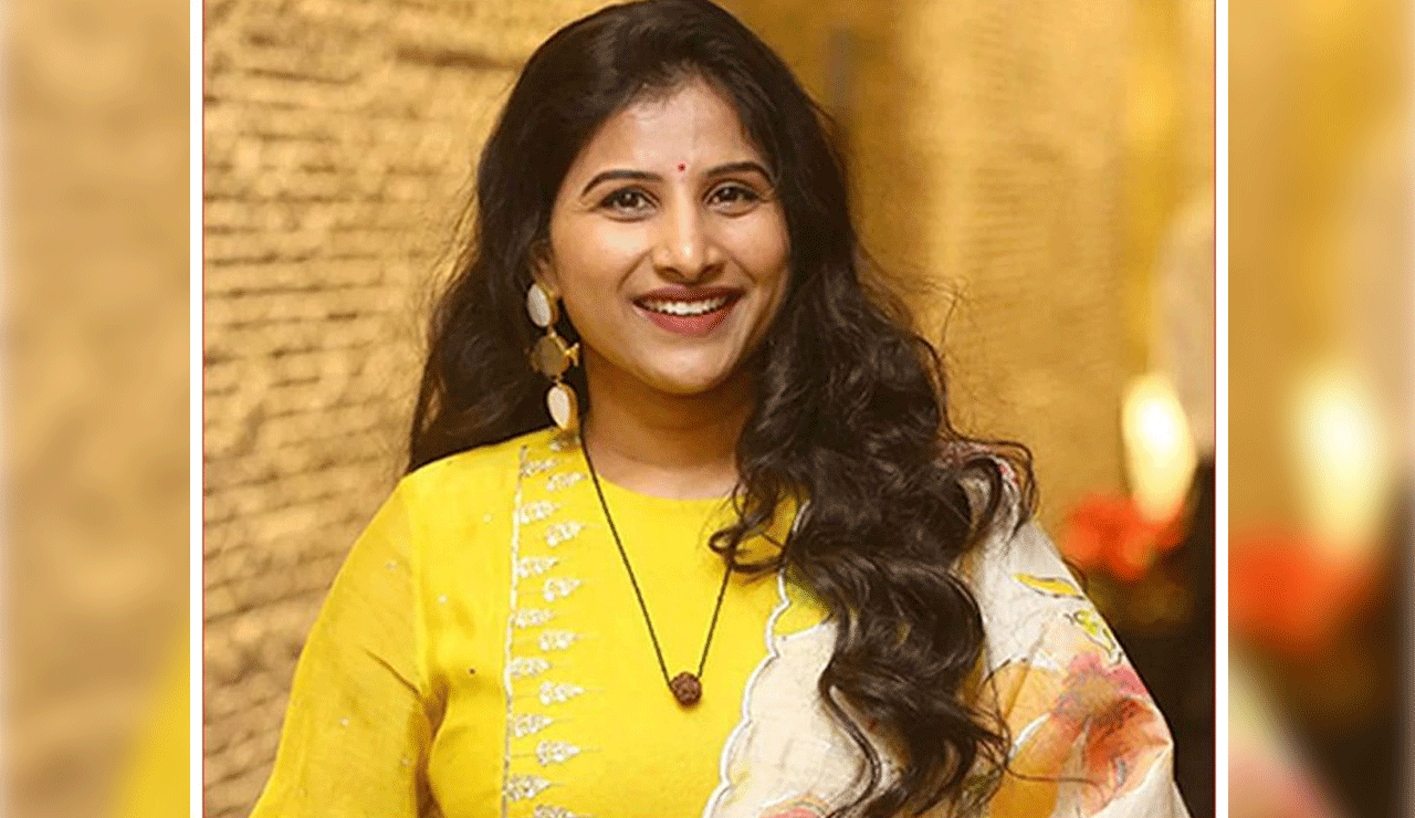“பிறந்தநாள் கொண்டாட்டத்தில் போதை பொருள் வெளிநாட்டு மதுபானங்கள்”… வசமாக சிக்கிய “ஊ சொல்றியா மாமா” பாடகி… அதிரடி காட்டிய போலீஸ்… அதிர்ச்சியில் திரையுலகினர்..!!!