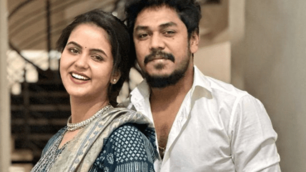 “கல்யாணமாகி 5 வருஷம் ஆச்சு….” எல்லாரும் குழந்தை பற்றி கேக்குறாங்க… ஆனால்…. மனம் திறந்து பேசிய பிரபல சீரியல் நடிகை….!!
