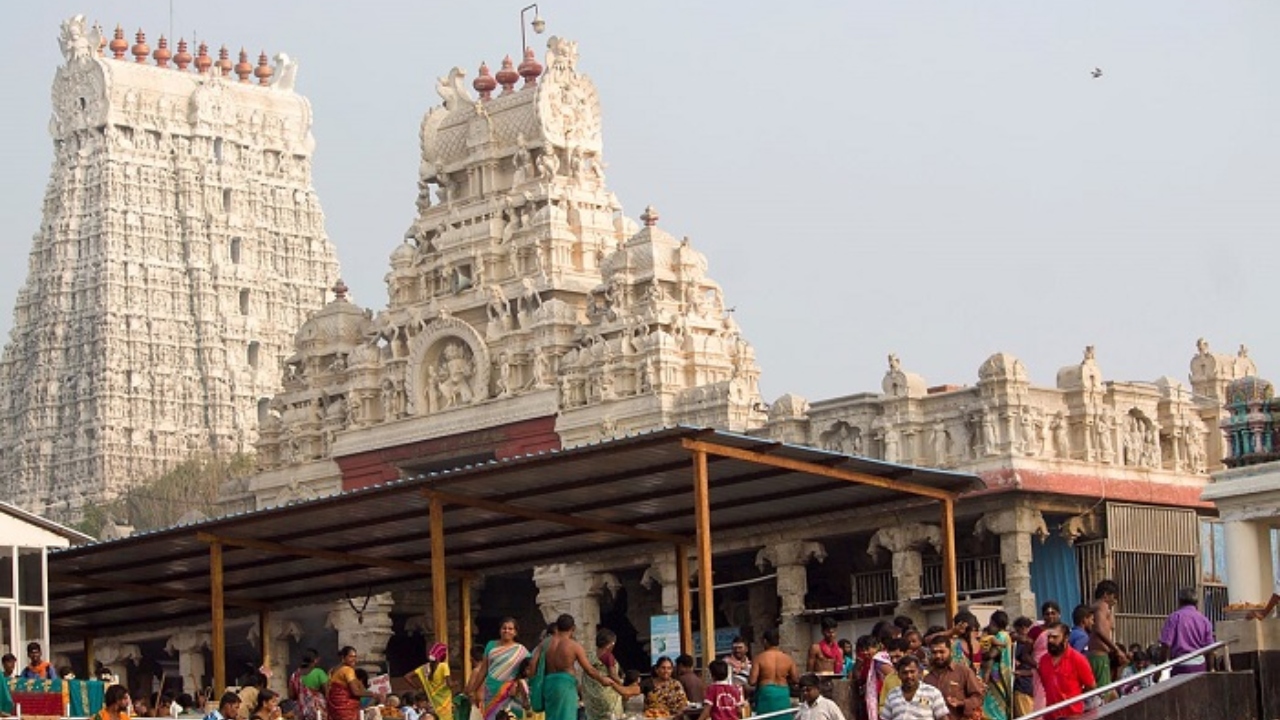 திருச்செந்தூரில் கொண்டாட்டம்….! 12 ஆண்டுகளுக்கு பிறகு சுப்பிரமணிய சுவாமி கோவிலில் குடமுழுக்கு…. வெளியான தகவல்….!!