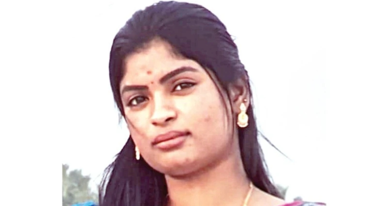 “காதலனுடன் ஒரே வீட்டில் இருந்த ஐ.டி ஊழியர்…” 2 மாதம் கணவன்-மனைவியாக வாழ்ந்து….! வீடு திரும்பியதும் பதறிய வாலிபர்…. நடந்தது என்ன….? போலீஸ் விசாரணை…!!