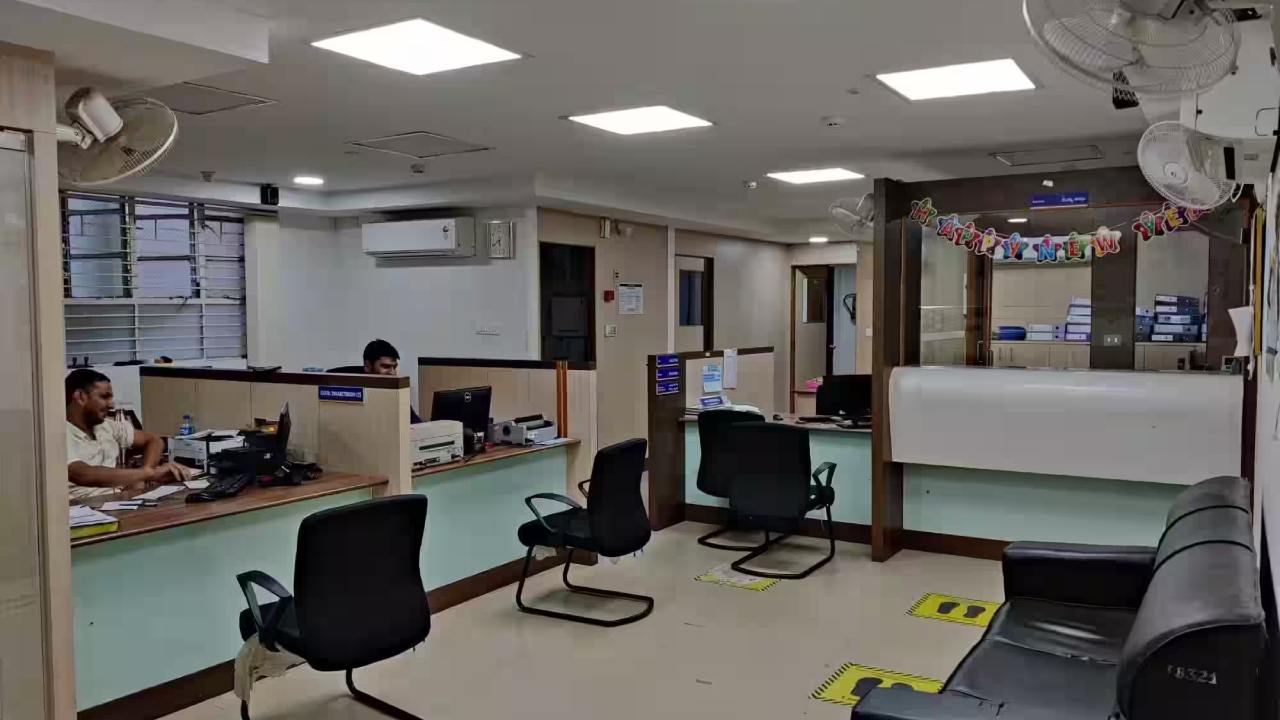 இன்னும் 1 வாரம் தான் டைம்….! டிகிரி முடித்தவர்களுக்கு பிரபல வங்கியில் வேலை…. முழு விவரம் இதோ….!!