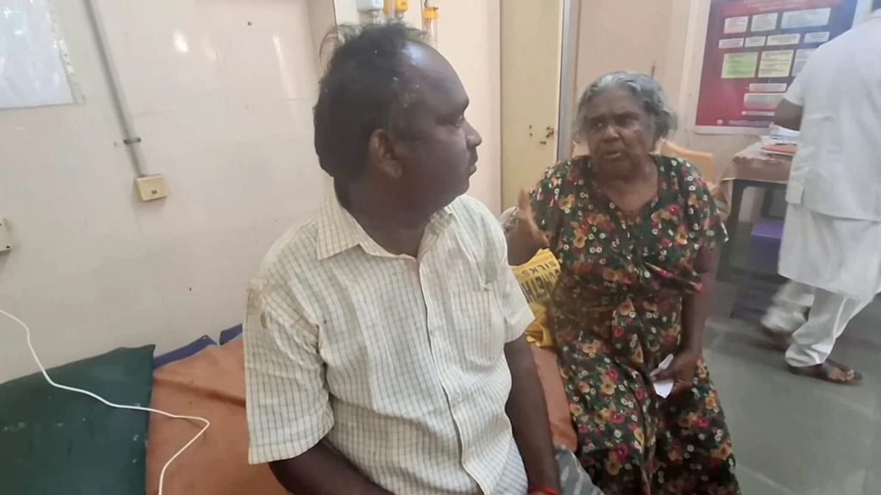“75 வயது மூதாட்டிக்கு சித்திரவதை…” மகனை இரும்பு கம்பி, கத்தியால் தாக்கிய கும்பல்…. நள்ளிரவில் நடந்த பயங்கரம்…. பரபரப்பு சம்பவம்….!!