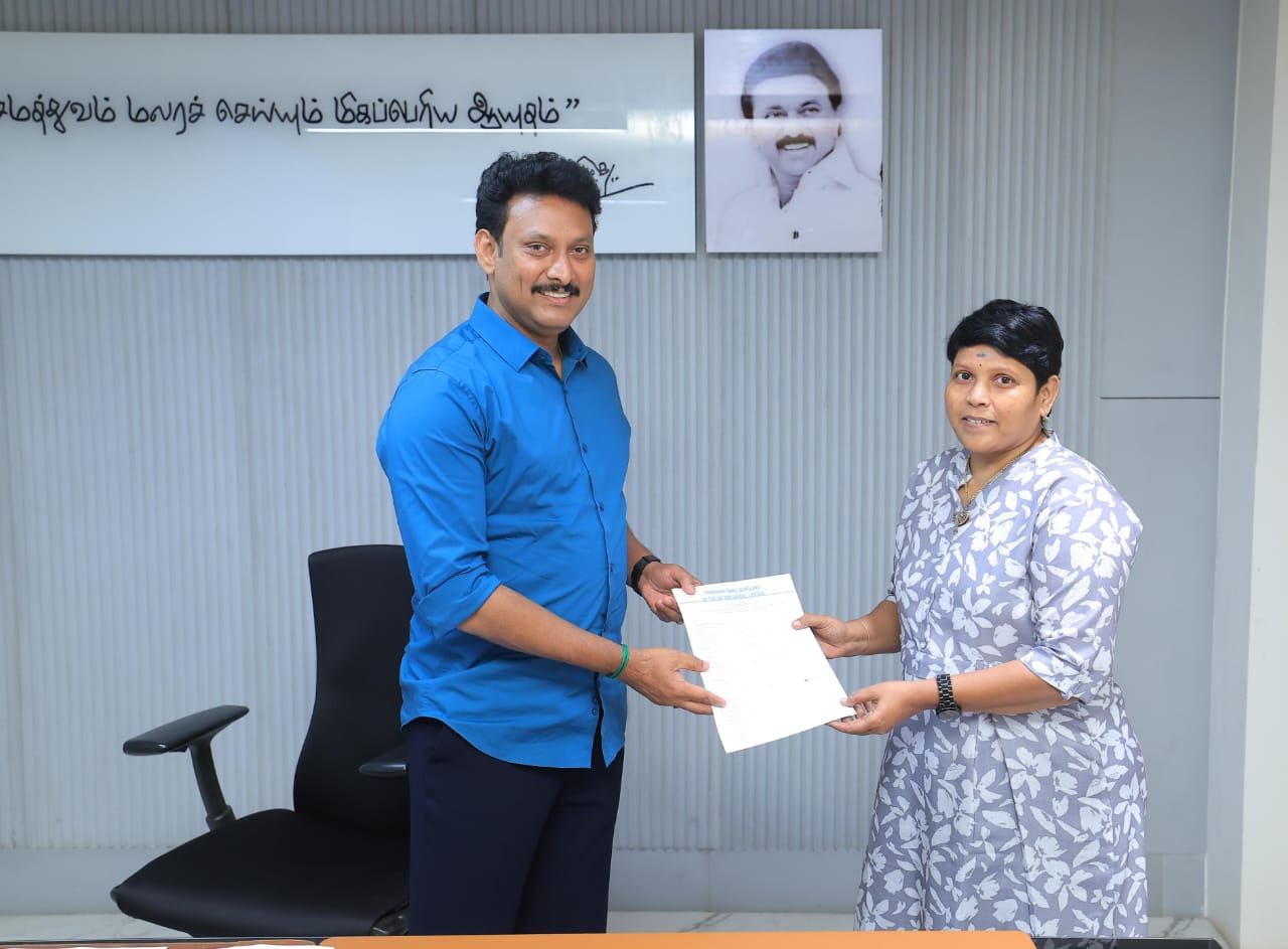 இங்கிலாந்து நாடாளுமன்றத்தில் கௌரவிக்கப்படவுள்ள அரசு பள்ளி ஆசிரியை… அமைச்சர் அன்பில் மகேஷ் பாராட்டு…!!