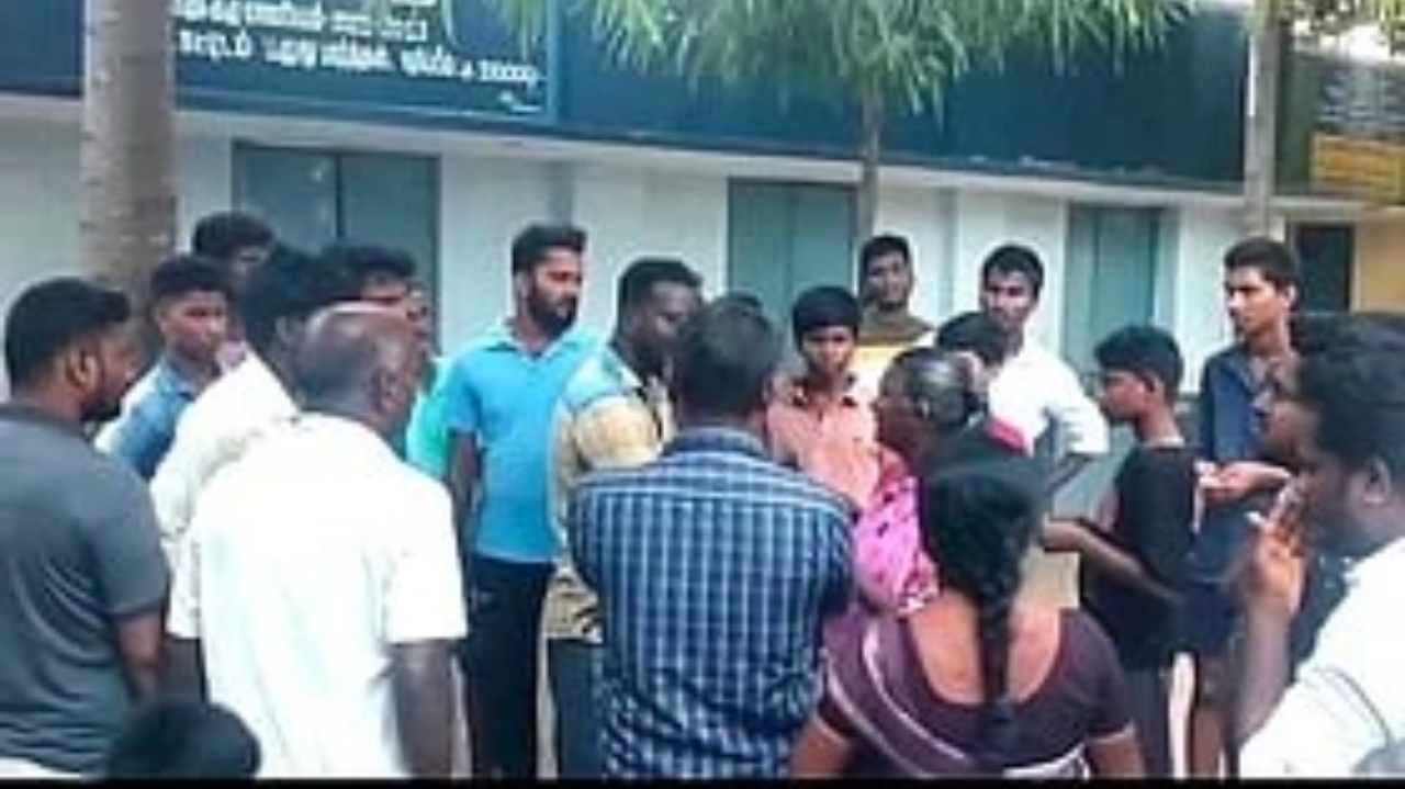 3-ஆம்  வகுப்பு மாணவனை பிரம்பால் அடித்த ஆசிரியர்…. அடுத்த நொடியே சுருண்டு விழுந்து…. ஓடோடி வந்த பெற்றோர்…. அதிர்ச்சி சம்பவம்…!!
